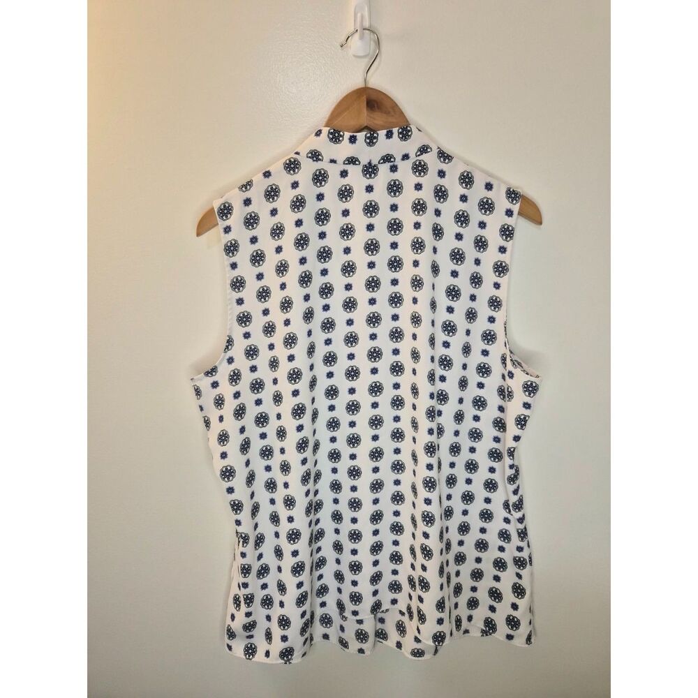 Talbots Medallion Print Sleeveless Blouse XL Preppy Coastal Chic Top V Neck - Picture 9 of 9